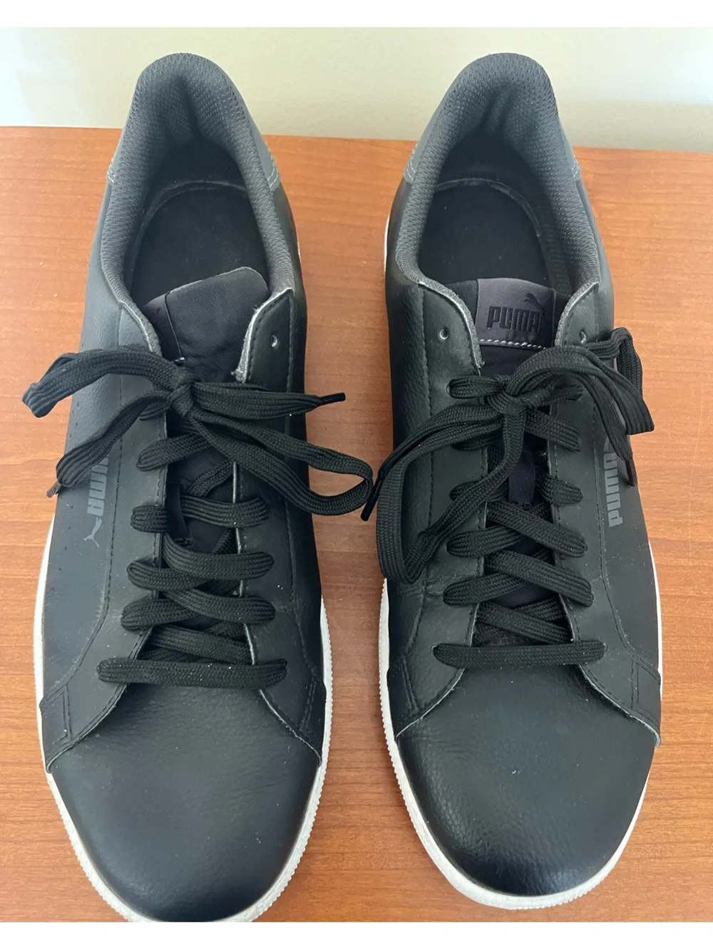 Puma Smash Perf Leather athletic shies size 12